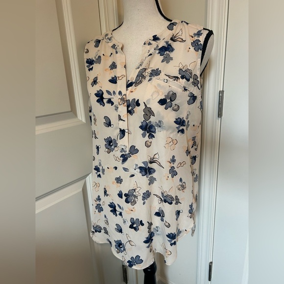 Floral Sleeveless Blouse tunic with pocket - Picture 2 of 5